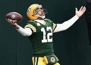 Aaron Rodgers’ Lambeau Leap didn’t go as planned (Video)