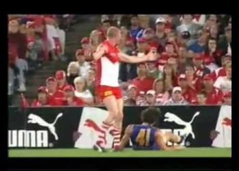 Australian Rules Football – Hits, Tackles, Fights