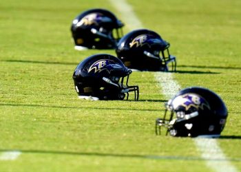 Inside the outbreak: How COVID-19 hit Lamar Jackson and the Ravens – NFL Nation