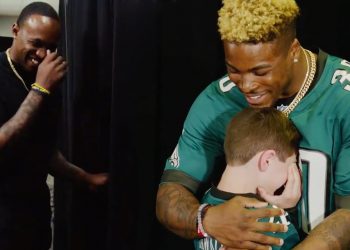 Alshon Jeffery & Corey Clement Surprise Eagles Fans at NFL Draft Party