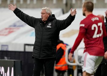 Bruce aims for first Old Trafford win