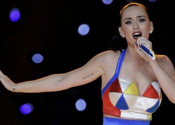 Katy Perry's FULL Pepsi Super Bowl XLIX Halftime Show! | Feat. Missy Elliott & Lenny Kravitz | NFL