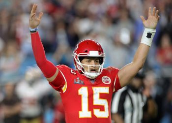 Patrick Mahomes marvels at completely insane TD throw by Villanova QB even he can’t pull off (Video)