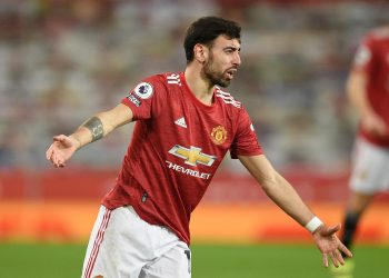 What to do with Fernandes and captaincy?