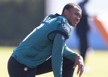 Eagles rookie report: DeVonta Smith waits, Milton Williams impresses – NFL Nation