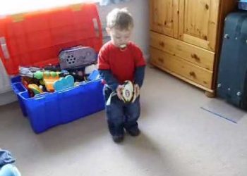 Footy Crows – Drop Punt – Englands Youngest AFL aussie rules player 2008