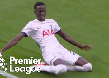 Pape Matar Sarr lifts Tottenham ahead of Manchester United | Premier League | NBC Sports