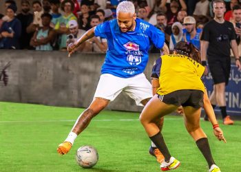 Neymar Jr Plays Against Women's Winning Team | Red Bull Neymar Jr's Five 2022