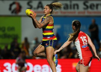 Crows AFLW coach praises star midfielder after finals-record disposals tally in semi smashing