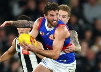Bontempelli brilliant as Bulldogs blow Magpies away with late flourish