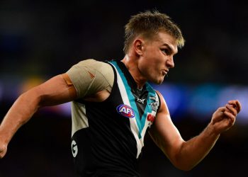 Port Adelaide star Ollie Wines subbed out after just one quarter of Hawthorn clash with ‘heart palpitations’