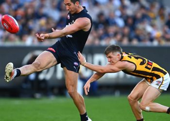 Who wins the Blues-Hawks August elimination final?