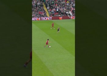 INCREDIBLE SAVE from Ramsdale to deny Liverpool