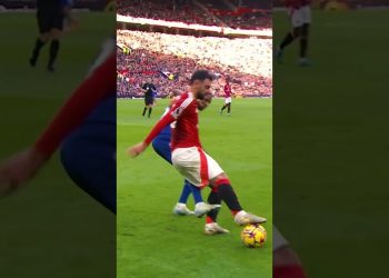 Bruno Fernandes' CHEEKY nutmeg!