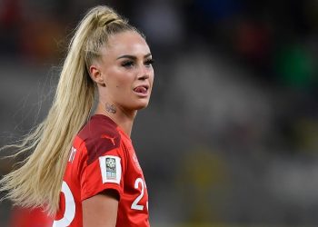 This is why nobody watches WOMEN'S FOOTBALL