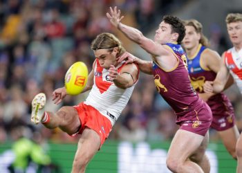 Blues make call on Cats’ Curnow offer as key Swans involved in trade talks, Robbo’s rant at ‘pig’ Bailey Smith vanishes