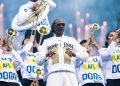 Snoop Dogg LIGHTS UP 2025 Toyota AFL Grand Final (Full Performance)
