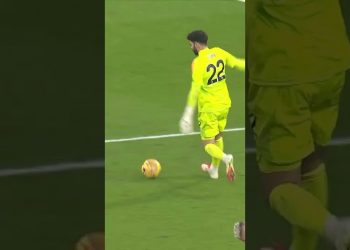 GOALKEEPER WITH SKILLS!