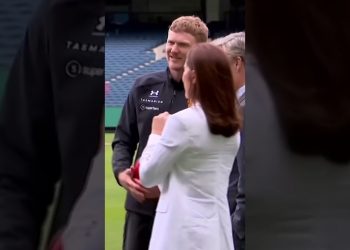 Mary and Frederik Try Their Hand at Aussie Rules During MCG Visit | DWS News | AC1C